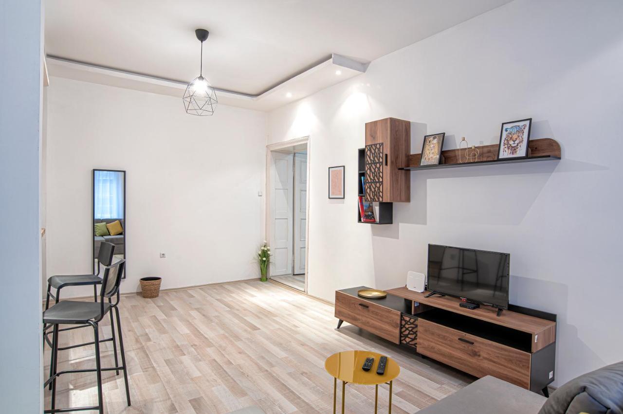 Bilyana'S 1 Bedroom Central Apartment Szófia Kültér fotó